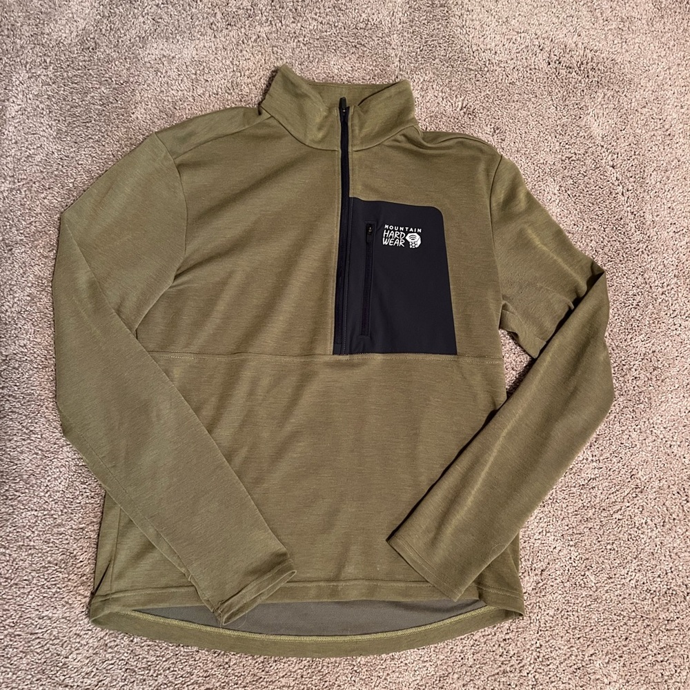 Men’s half Zip Mountain Hardware Shirt